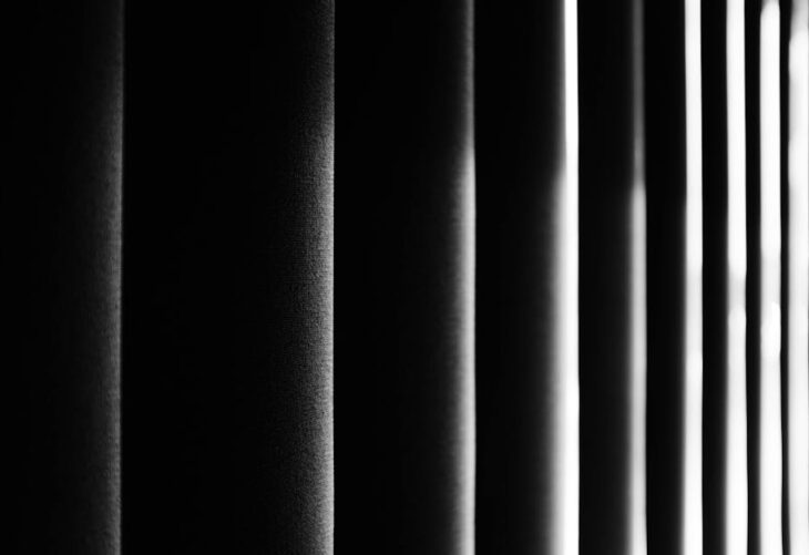 Raumakustik im Home Office: Nachhall senken mit Textilien, Paneelen und kluger Möblierung